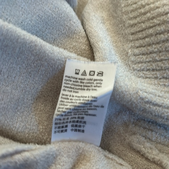 Barefoot Dreams cowl neck sweater - Picture 4 of 4